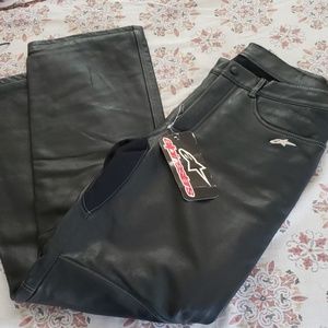 Alpinestars black leather pants NWT
